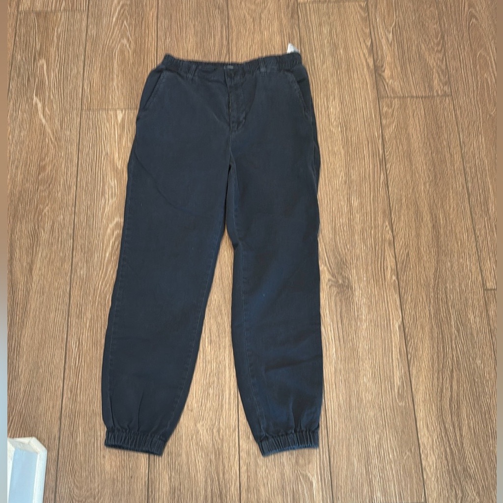 Ag Adriano Goldschmied Black Pull-On Capris With Elastic Cuffs